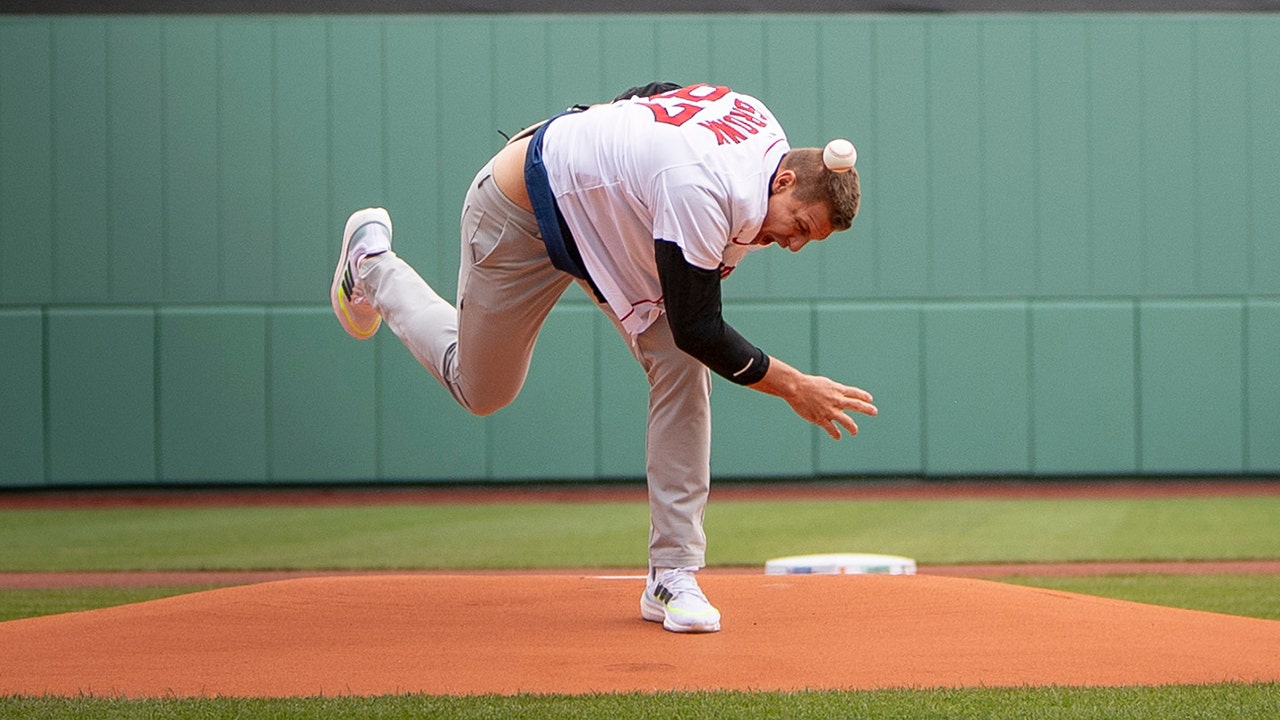 rob gronkowski's legendary first pitch at red sox game gets stamp of approval from tom brady