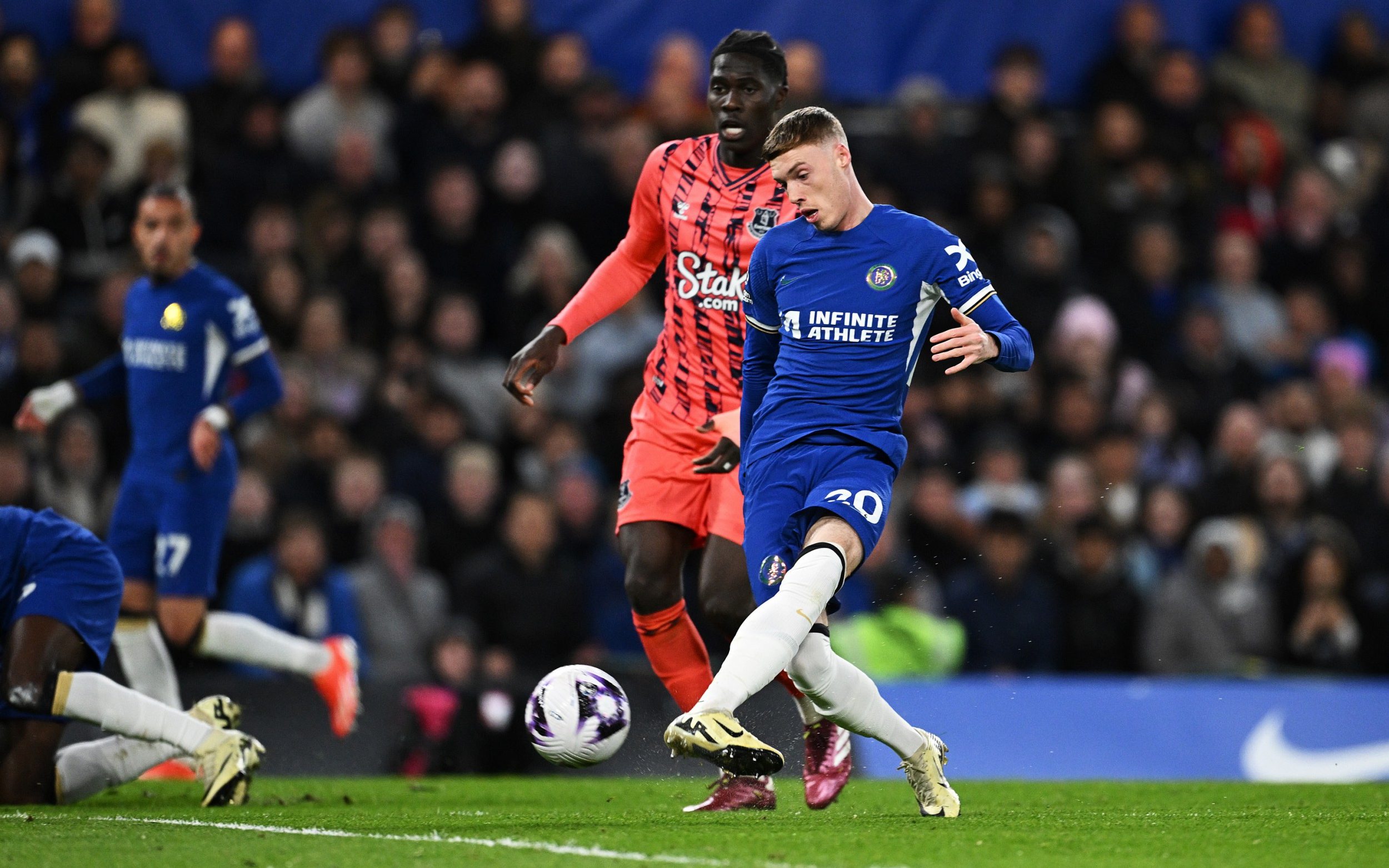 cole palmer scores four as chelsea stun abject everton