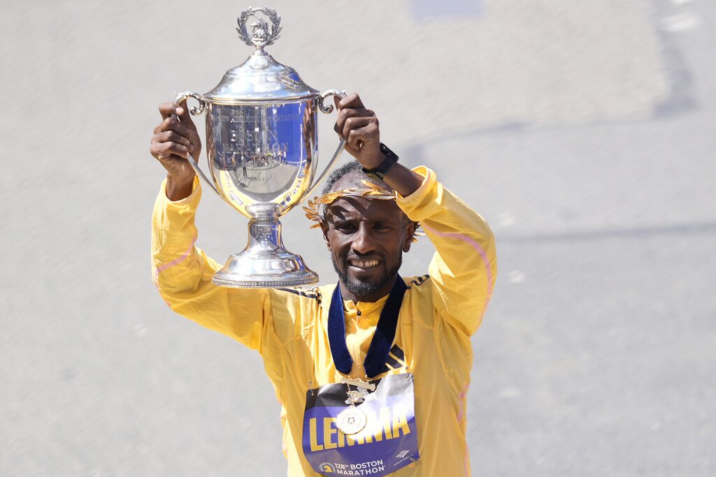 ซิเซ เลมมา ปอดเหล็กเอธิโอเปียคว้าแชมป์ บอสตัน มาราธอน 2024