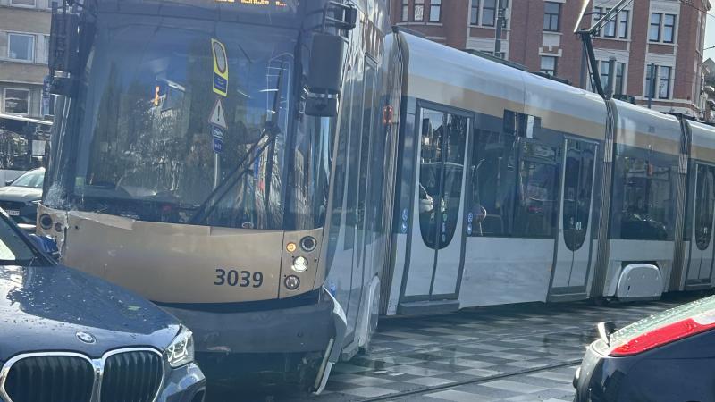 bruxelles : un accident de tram perturbe la circulation des bus
