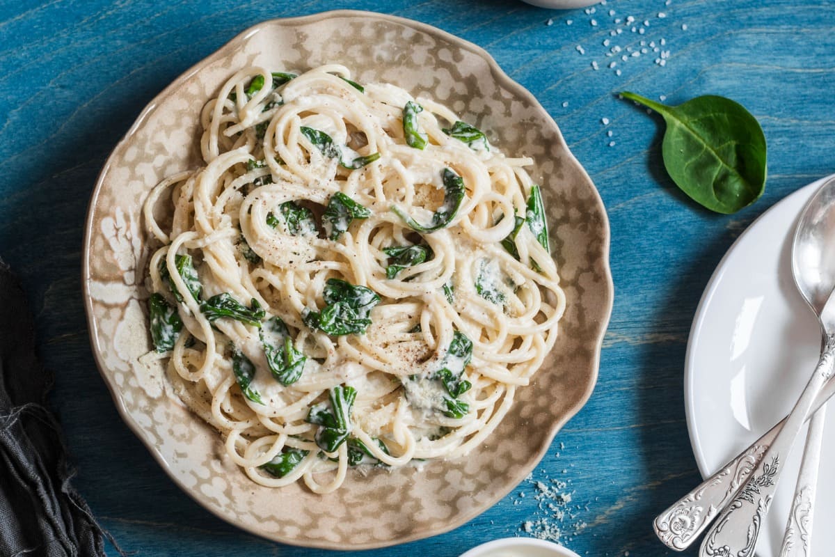 espagueti con espinacas, una receta que los niños amarán