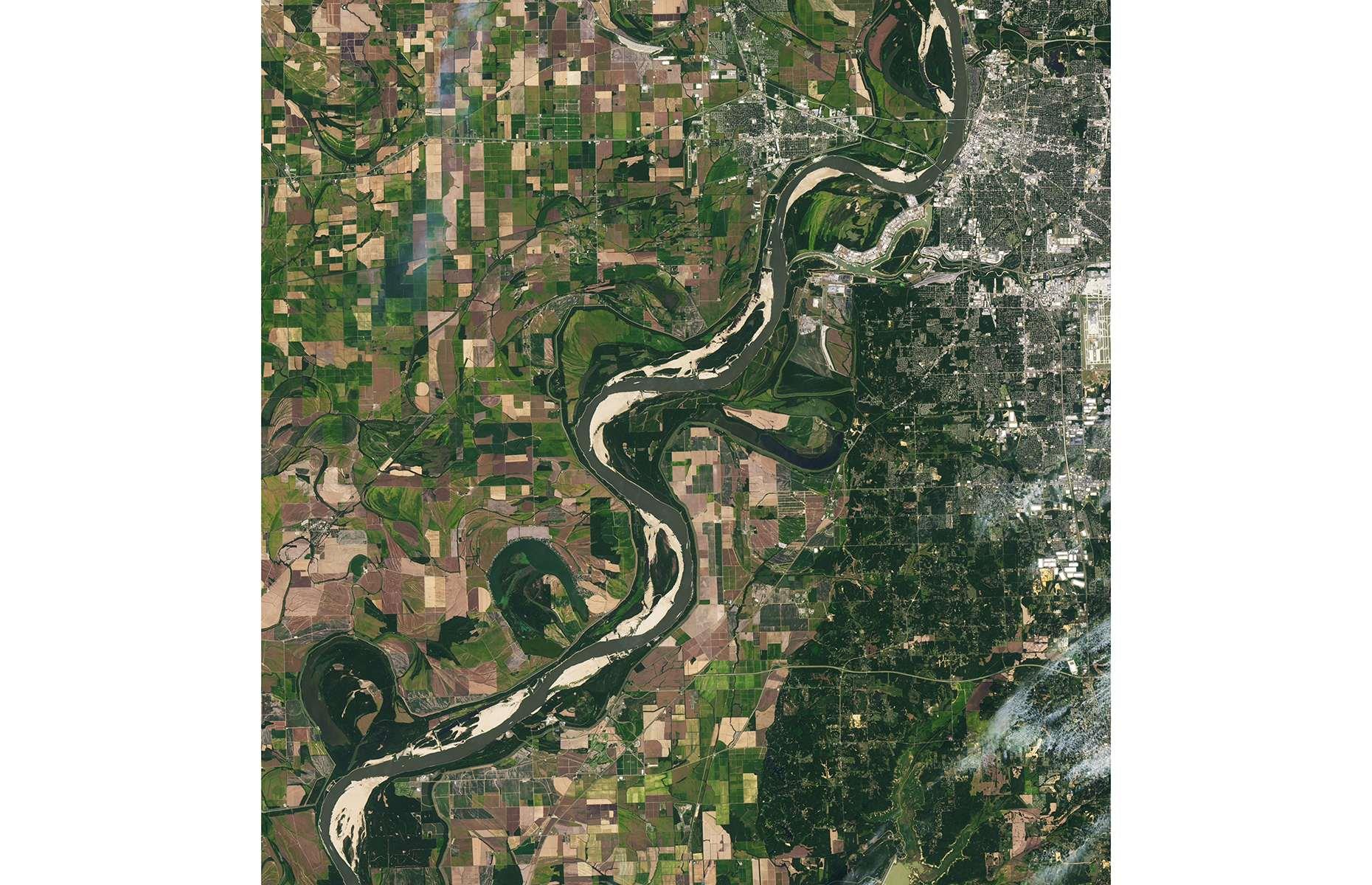 <p>Temperatures in summer 2023 were 1.2°C (2.1°F) warmer than average worldwide, with the rampaging heat leaving the Mississippi gasping with thirst. The river’s waning levels hampered barge traffic and threatened drinking water supplies across Louisiana. Tennessee was affected too – this image shows a diminished Mississippi River near Memphis on 16 September 2023, where the waterline was so sunken in places that the riverbed was exposed, echoing the historic lows of 2022. Climate change is also causing harmful algal blooms to form in sections of the river system, as well as damage to its wetlands from stronger hurricanes.</p>