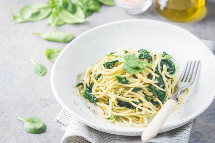 espagueti con espinacas, una receta que los niños amarán