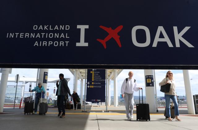 미 오클랜드 공항이 '샌프란 공항' 된다? 공항 이름 바꾸는 사연은