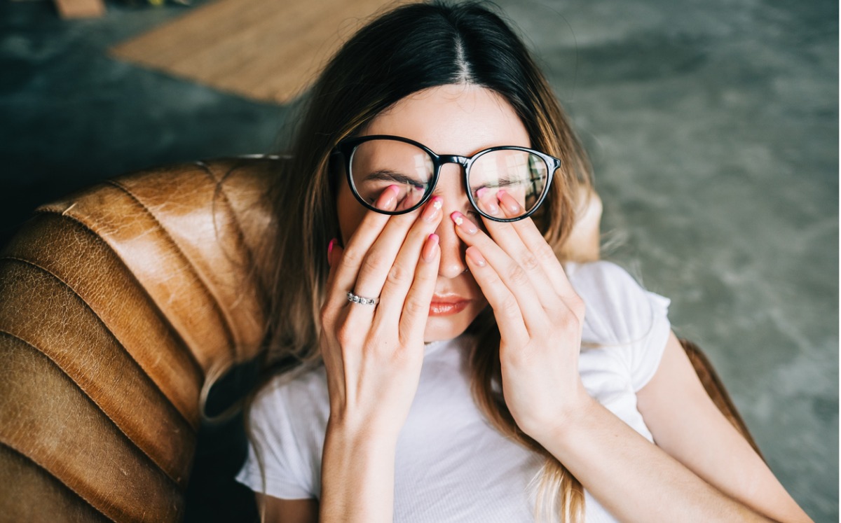 5 tips contra el dolor de ojos para que las molestias no duren todo el día