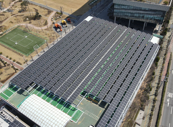 공장 지붕이 태양광 발전소로…늘어나는 유휴부지 발전