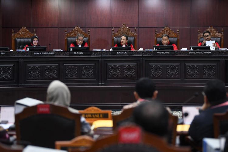 profil ketua mk suhartoyo dan 7 hakim konstitusi akan bacakan putusan sengketa pilpres