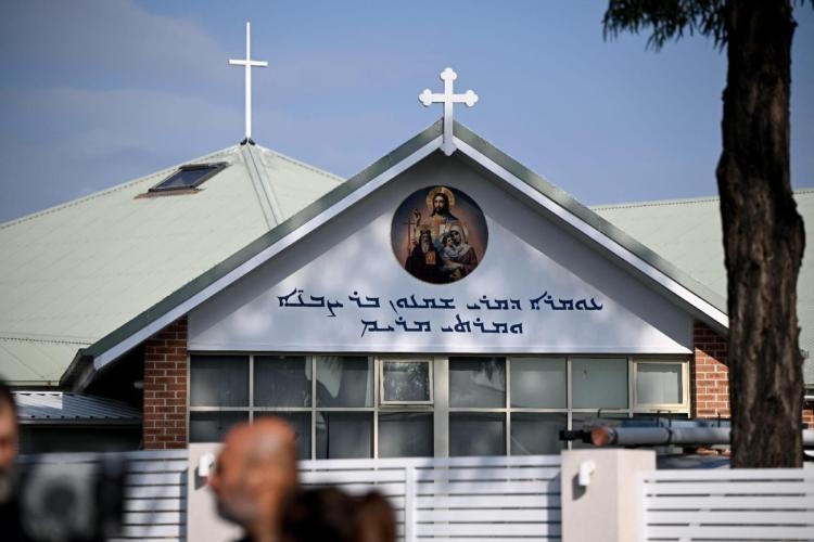 attaque dans une église à sydney : qui est l’évêque mar mari emmanuel, poignardé par l’assaillant ?