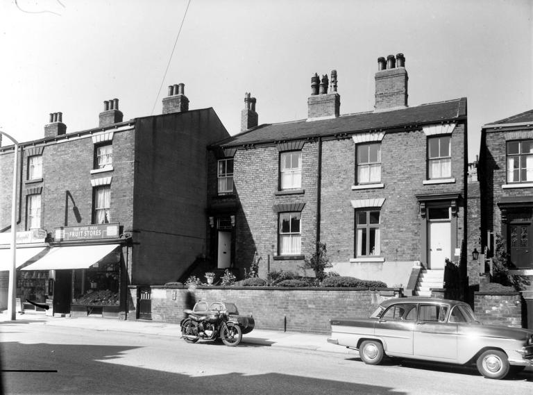 Evocative photo memories of an inner city Leeds suburb in the 1960s