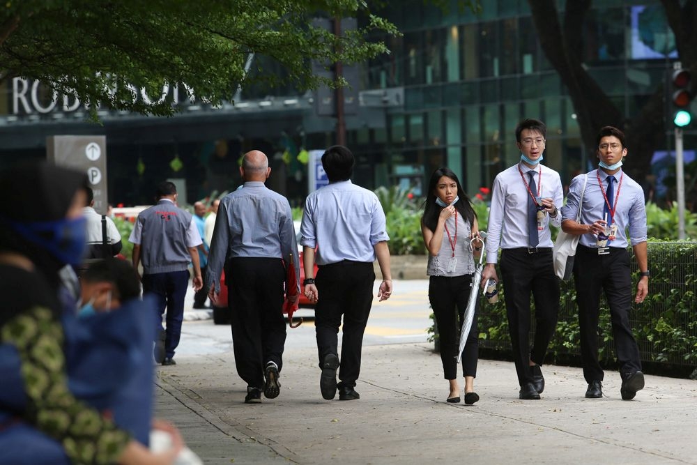 survey shows one in two malaysians fears job loss amid economic shifts