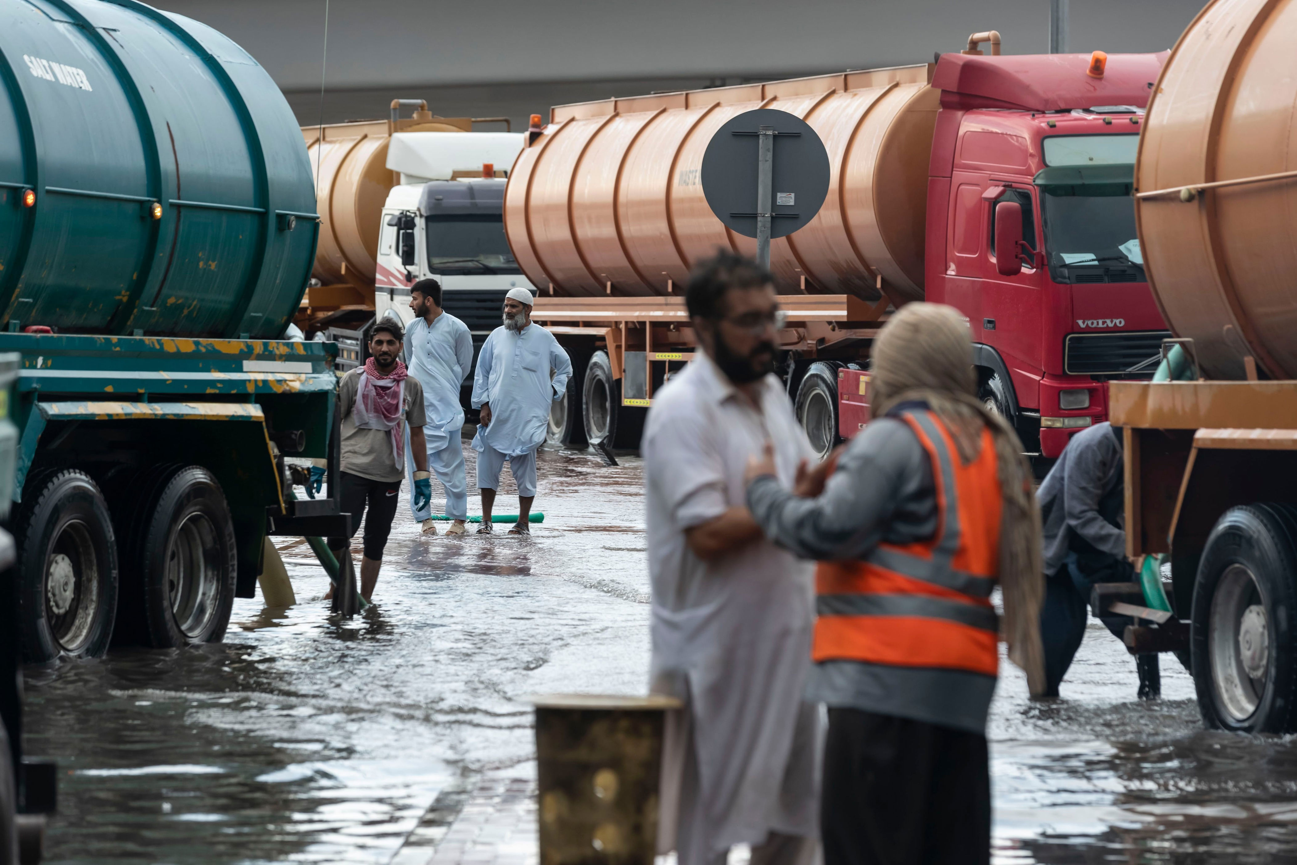 weather uae live: some inbound flights resume at dubai airport after record rain