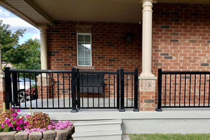 Modern Porch Railing Designs to Elevate Your Outdoor Space with Style