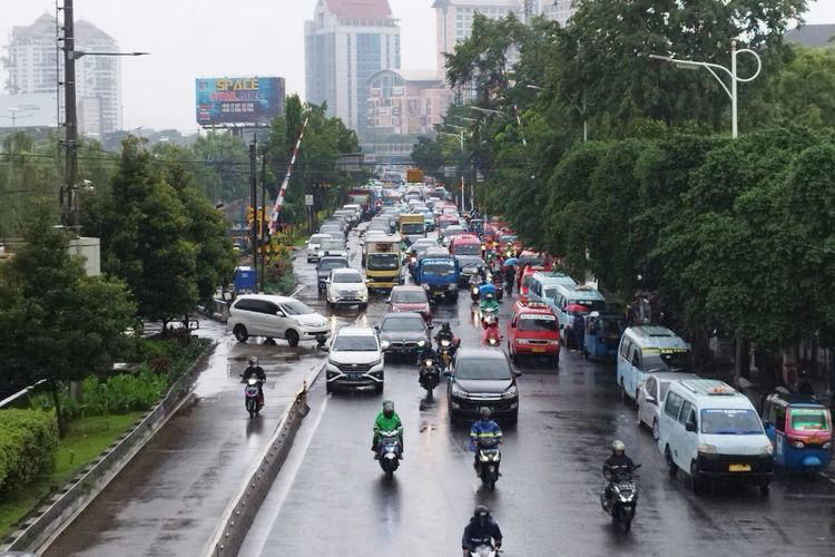 28 akses gerbang tol dalam kota jakarta yang kena ganjil genap