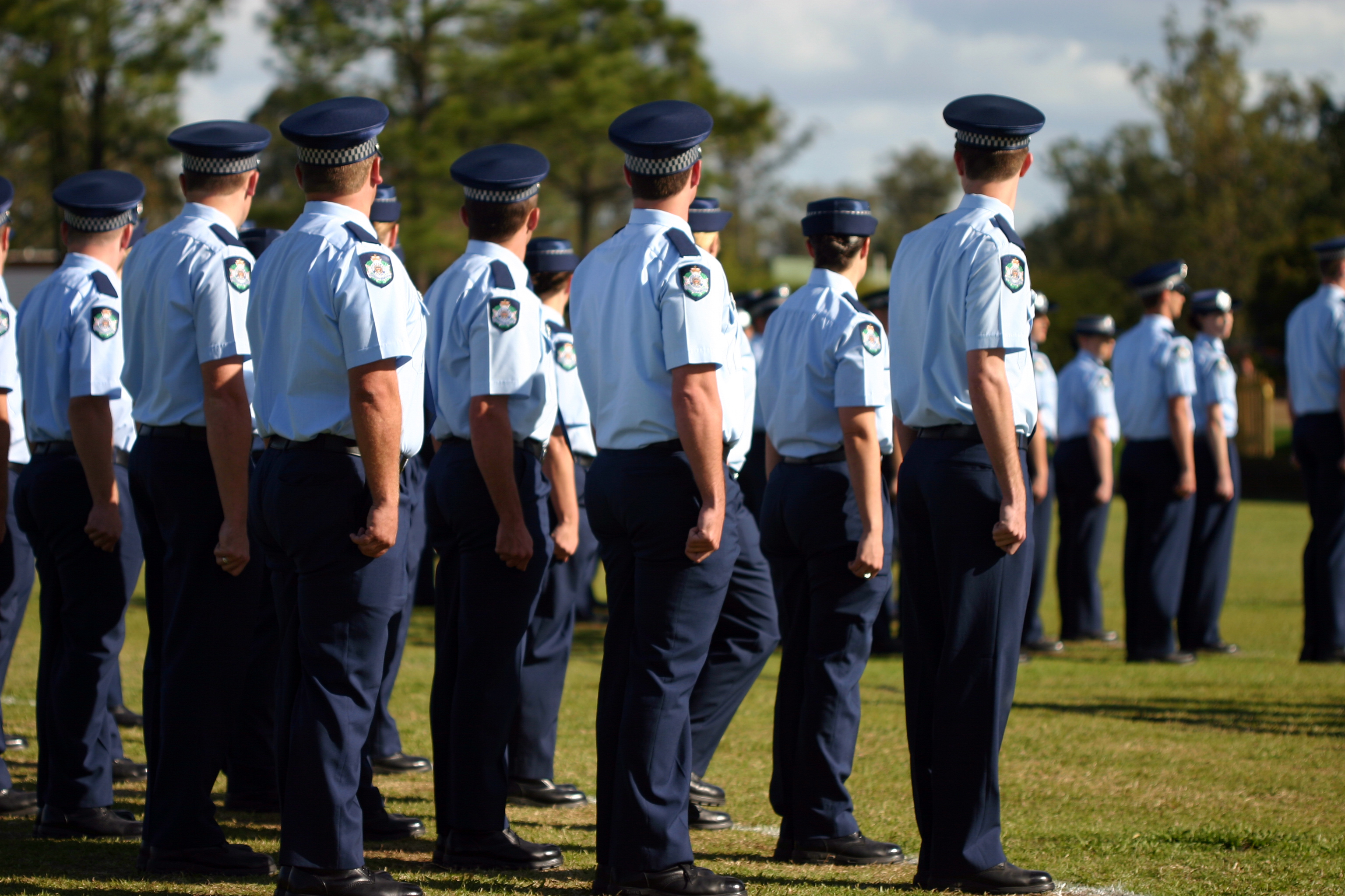 queensland police recruits offered $20,000 hecs relief