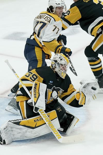 crosby scores 42nd goal, penguins keep playoff hopes alive with 4-2 win over predators
