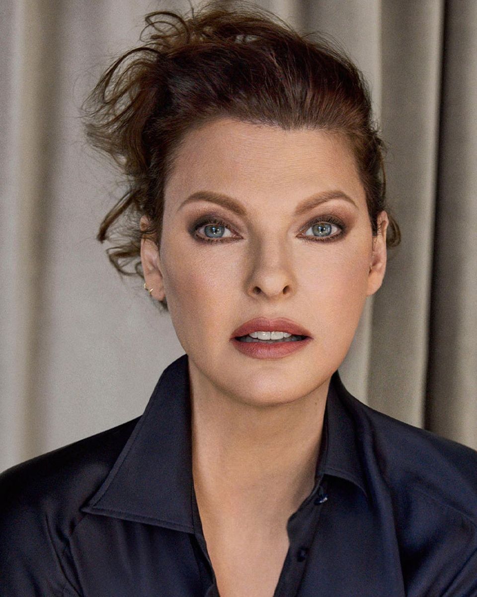 <p>Linda Evangelista made headlines after revealing the results of cosmetic surgery gone wrong. Known as CoolSculpting, the procedure left the famous model with a disfigured physique far from the body that had everyone talking and fuelled her prolific career in the ’90s. Let’s recapture some of those better times with a look at 20 defining moments in the 57-year-old international model’s life and career.</p>