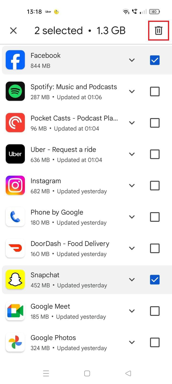 Screenshot highlighting the trash can icon in the Google Play Store