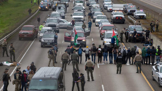 Pro-Palestinian protesters disrupt traffic at Golden Gate Bridge, O’Hare airport and other sites across US<br><br>