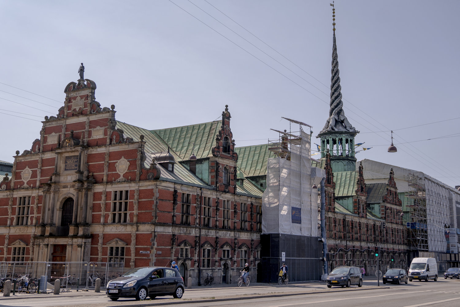 fakta: børsen er en af københavns ældste bygninger