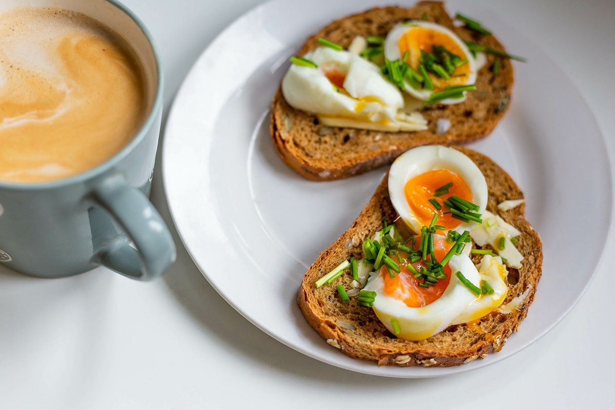 jedz jajka na śniadanie w takiej postaci. jest kilka ważnych powodów