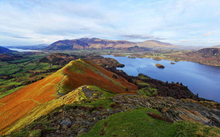 Climbing to the summit of Cat Bells to see the views of the surrounding higher fells and lake below is one of the best walks in the Lake District
