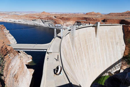 Damage found inside Glen Canyon Dam increases water risks on the Colorado River<br><br>