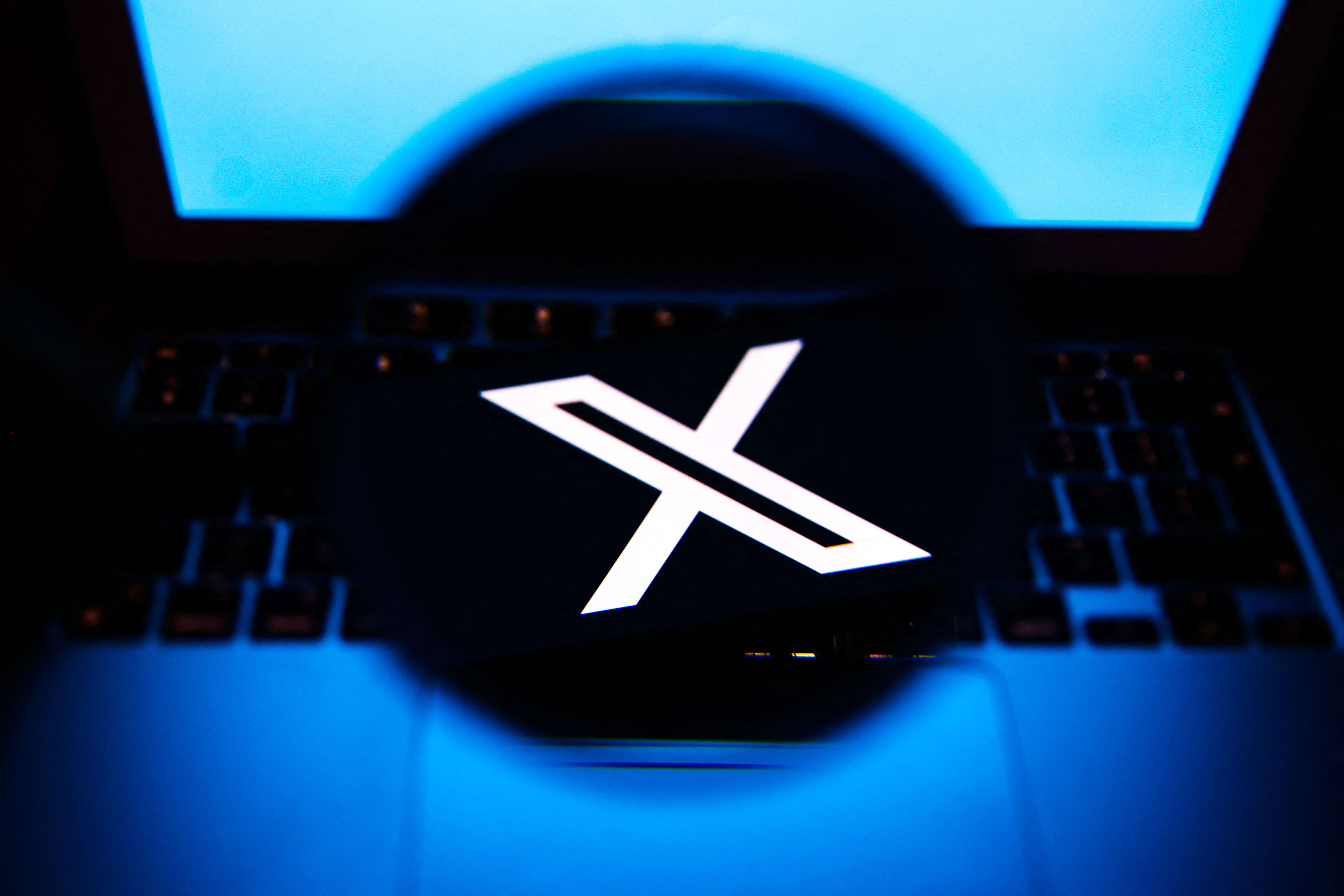 lutte contre les faux comptes : les nouveaux utilisateurs de x devront payer pour publier des messages