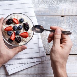 haferflocken: 4 tricks, um porridge in eine proteinbombe zu verwandeln