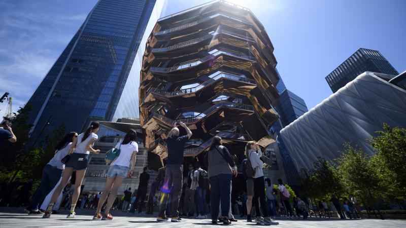 new york : un célèbre monument va rouvrir après une série de suicides