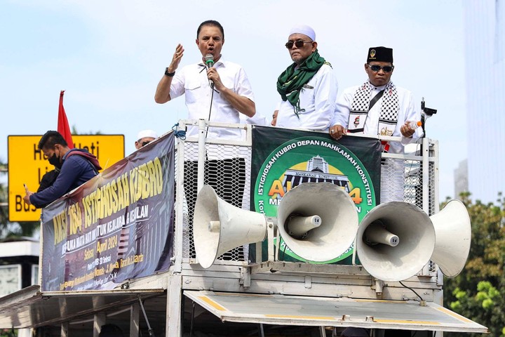 foto: 'aksi 164 istighotsah kubro' jelang putusan sengketa pilpres di mk