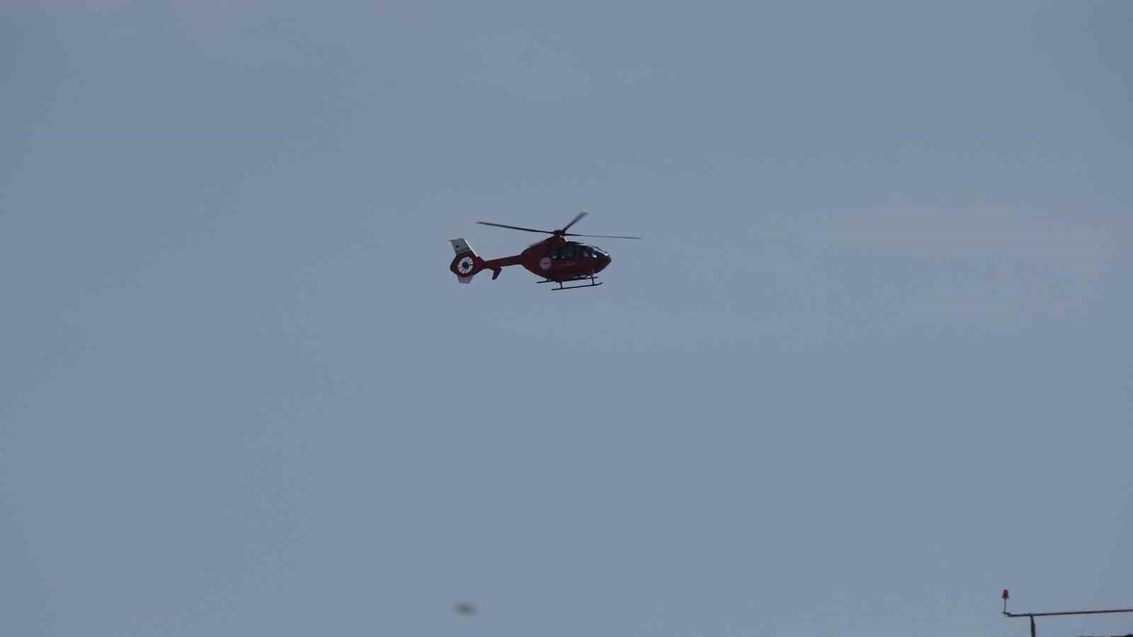 ambulans helikopter nakil bekleyen koah hastası için havalandı
