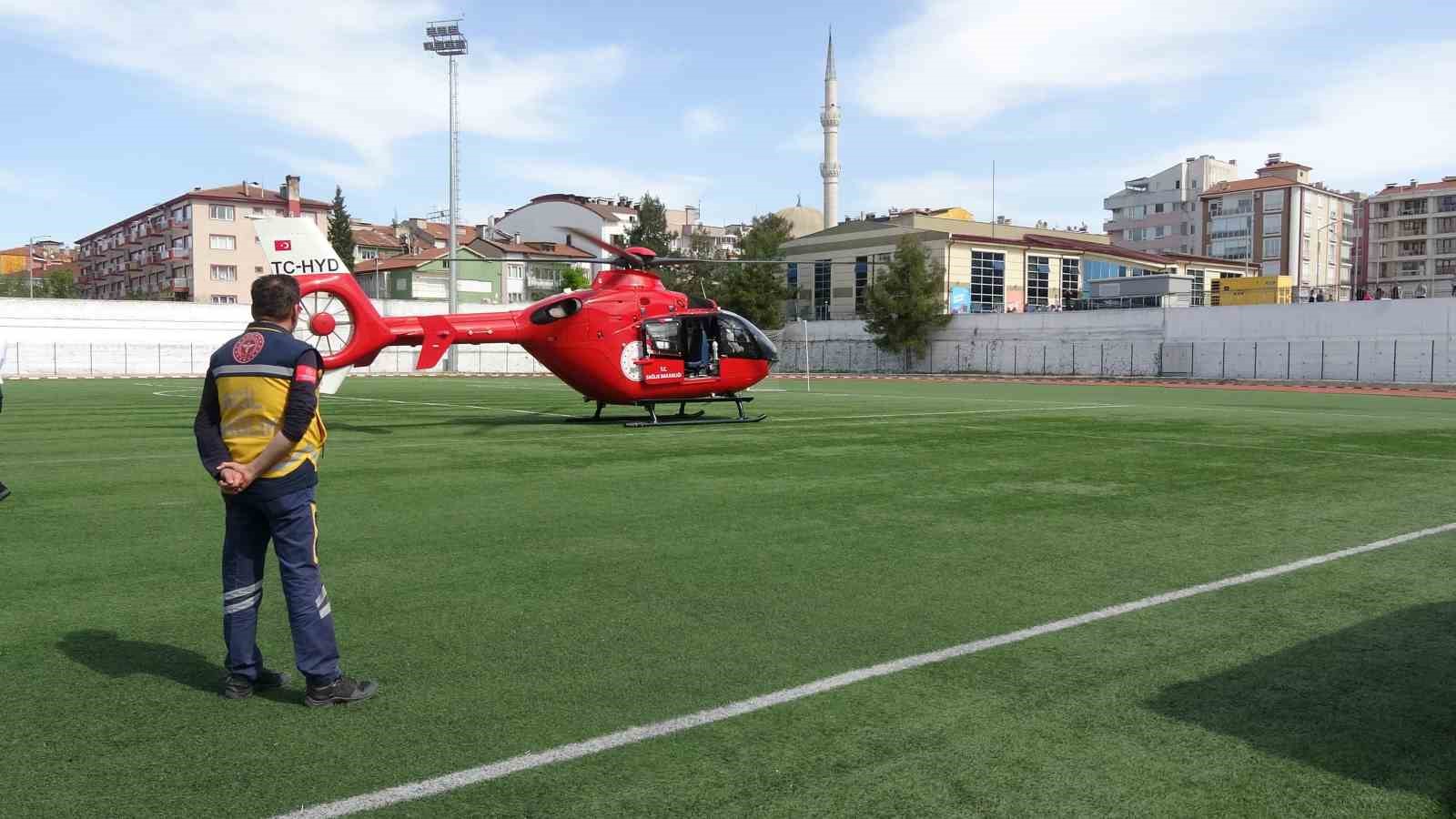 ambulans helikopter nakil bekleyen koah hastası için havalandı