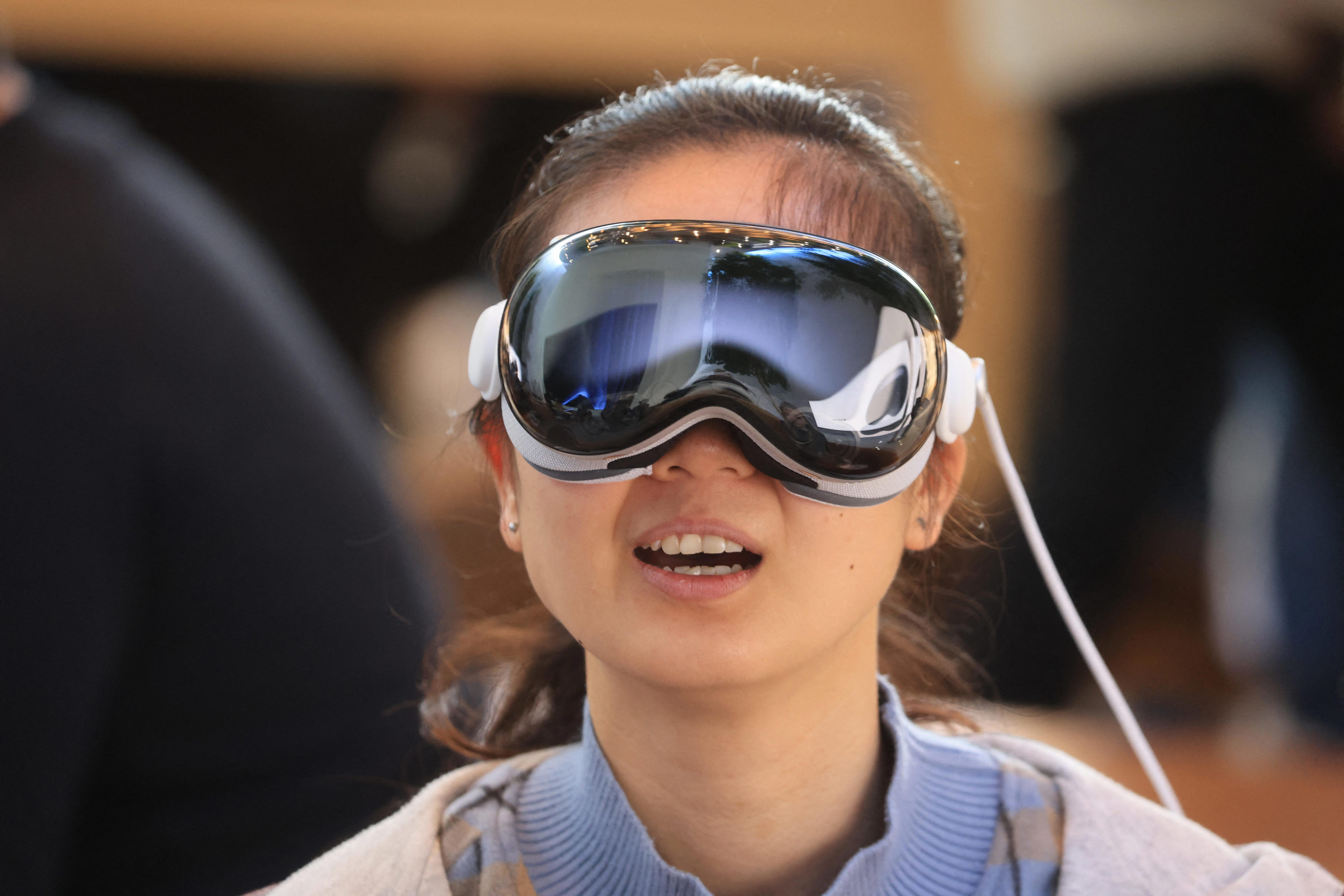 microsoft, bad news for apple and meta: kids are bored with vr goggles