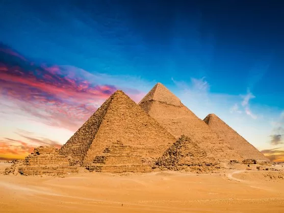 descubren misterioso hallazgo en la antártida: pirámides similares a las de egipto