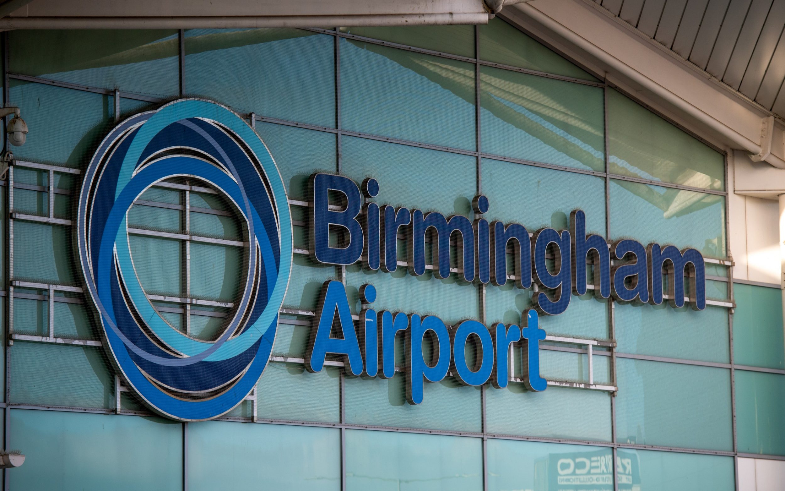 birmingham airport reopens after suspending flights because of ‘suspicious item’