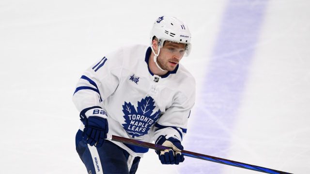 maple leafs pull samsonov, put in woll to start third period in game 4