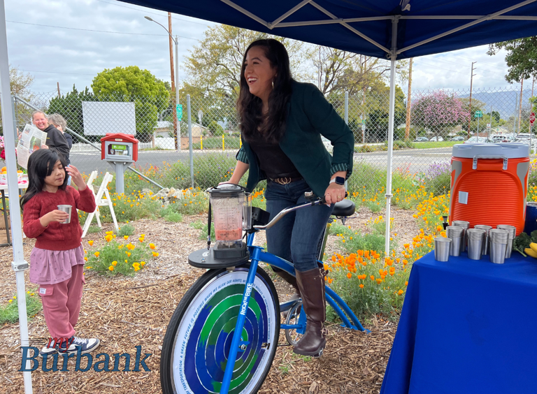 The Burbank Community Garden and the Sustainable Burbank Commission held their “Go Green Burbank Earth Day Celebration” this past Saturday, April 13th with kids activities, presentations, and more.