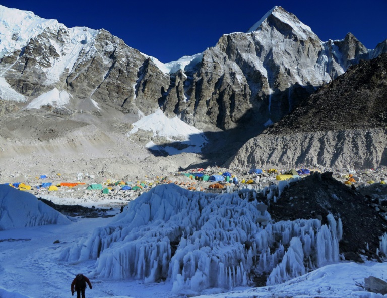 avalanche do everest há dez anos mudou a vida dos sherpas