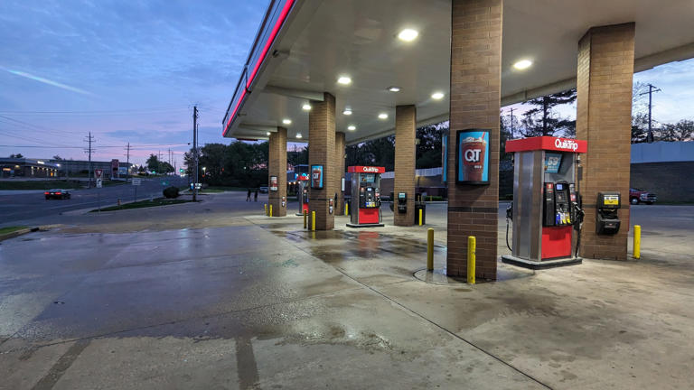 2 die in officer-involved shooting at a Ferguson gas station