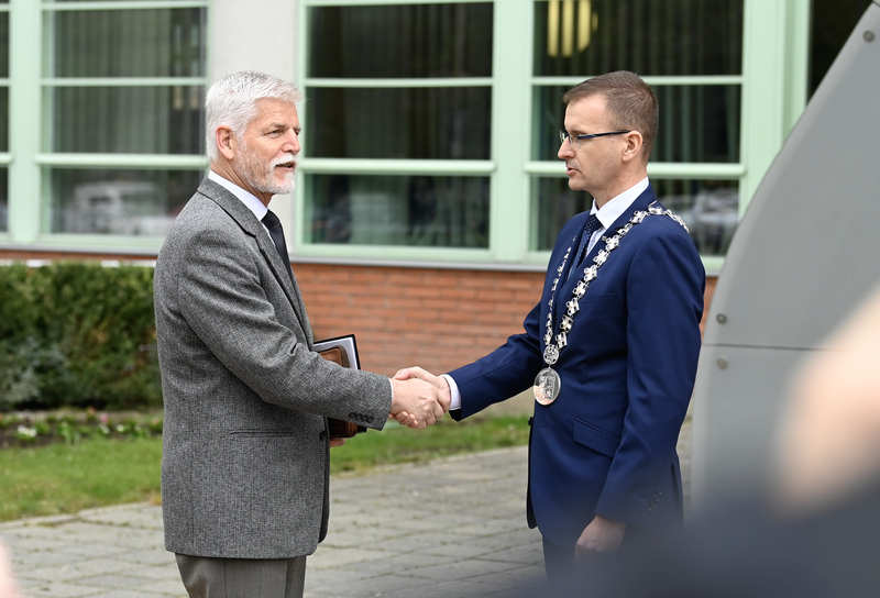 prezident uvedl, že usiluje o co nejlepší kvalitu vztahů mezi slovenskem a čr