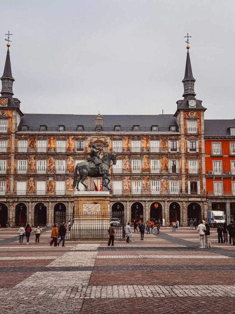 In this ultimate Madrid travel guide you'll learn all the insider tips of what to eat, where to stay, what to do and what NOT to do for the best vacation!