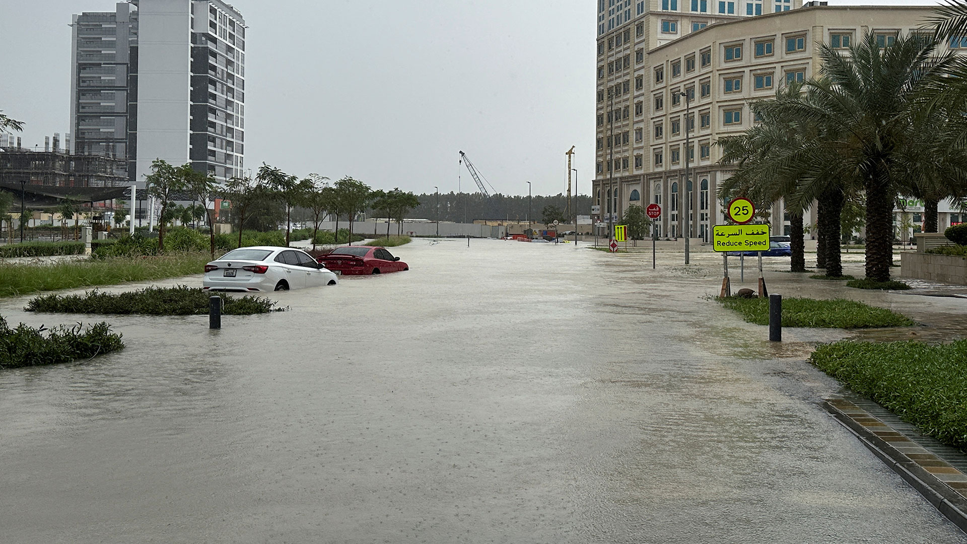 πλημμύρες στο ντουμπάι από σφοδρές νεροποντές