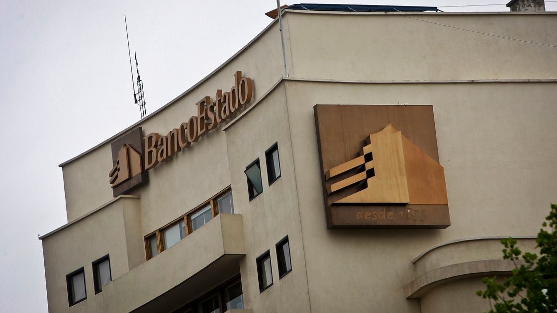 banco santander demanda a bancoestado por abuso de posición dominante en tarifa interbancaria por transferencias