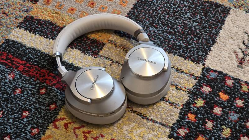 test: technics eah-a800 – hi-fi sluchátka s rozumnou cenou, excelentním zvukem a dlouhou výdrží