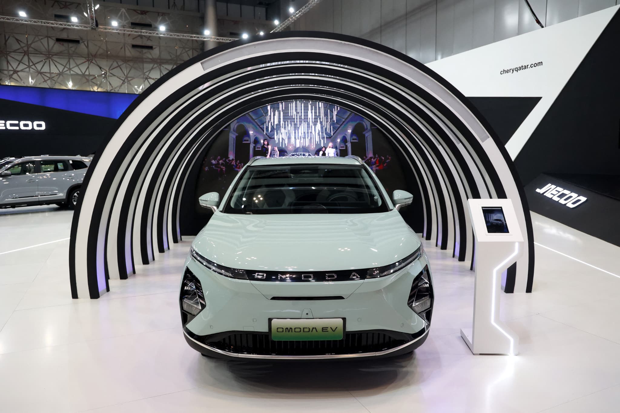 le constructeur automobile chinois chery va installer sa première usine européenne à barcelone