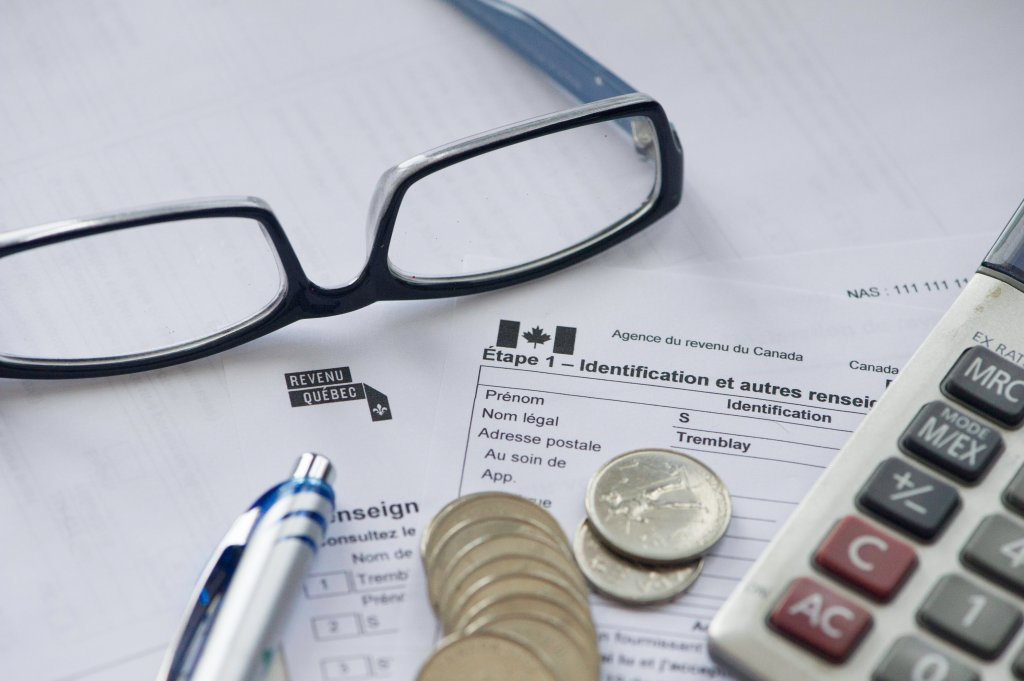 investing tax refunds is low priority for canadians amid high cost of living: poll