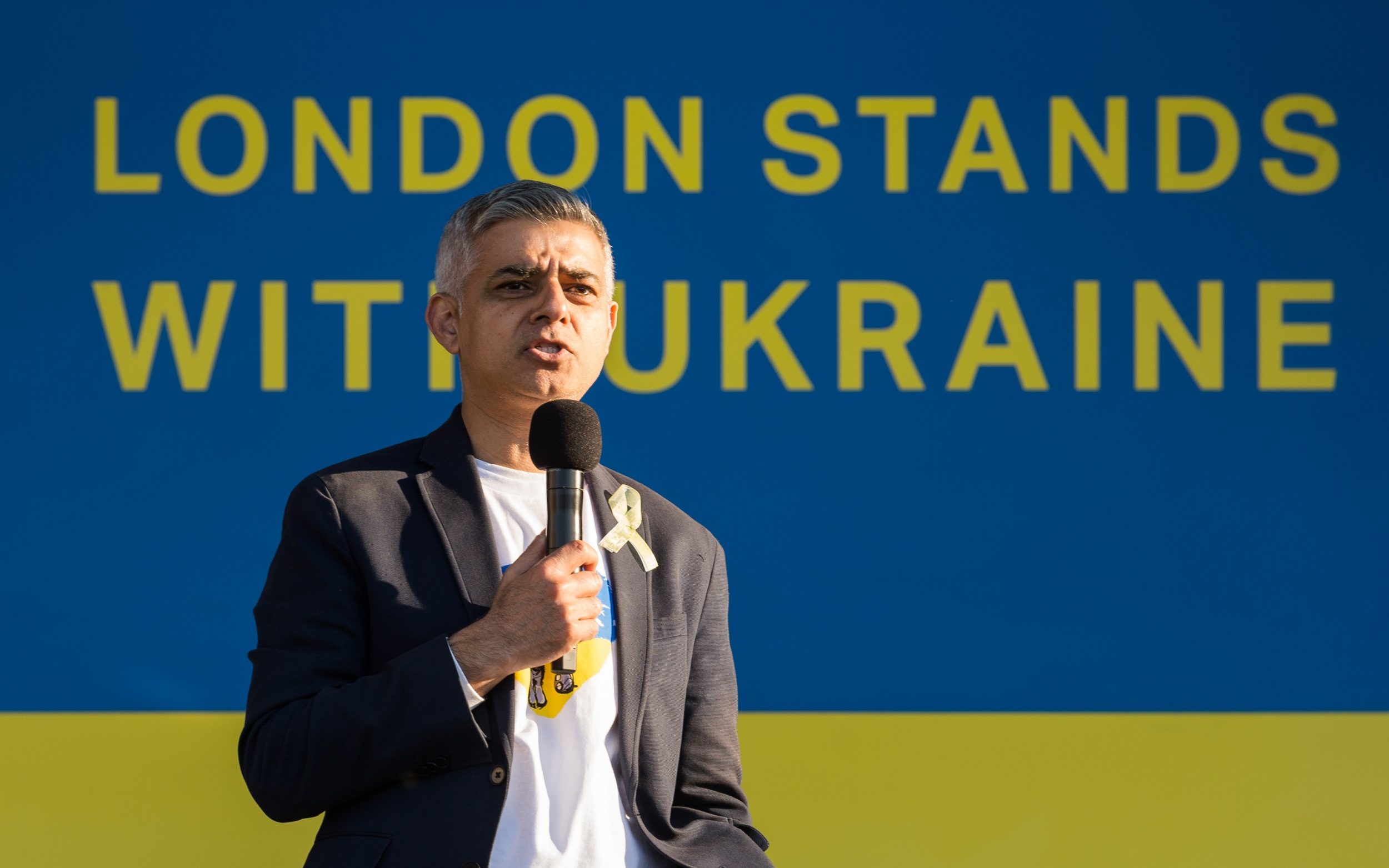 sadiq khan charity slammed by londoners driving ulez cars to ukraine