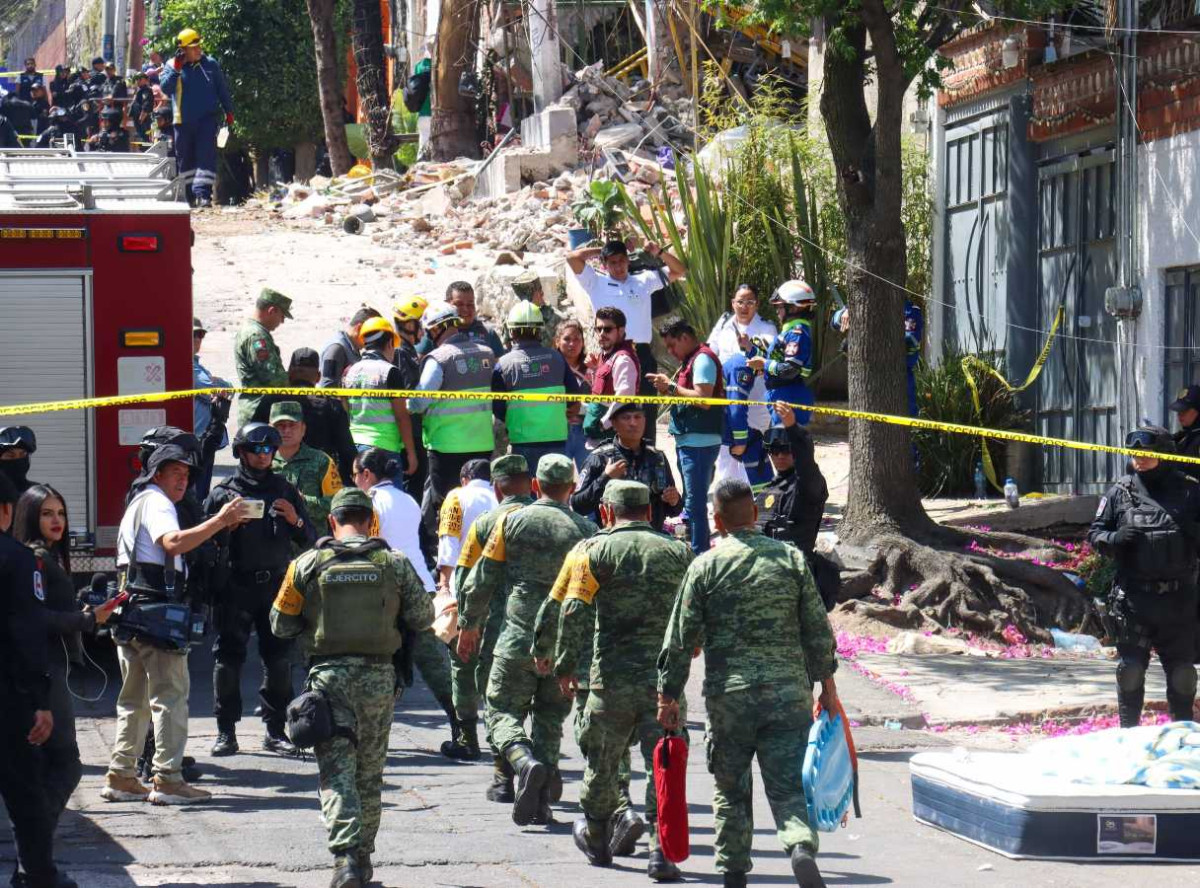 explosión en tlalpan: usar/semar apoya en búsqueda de víctimas