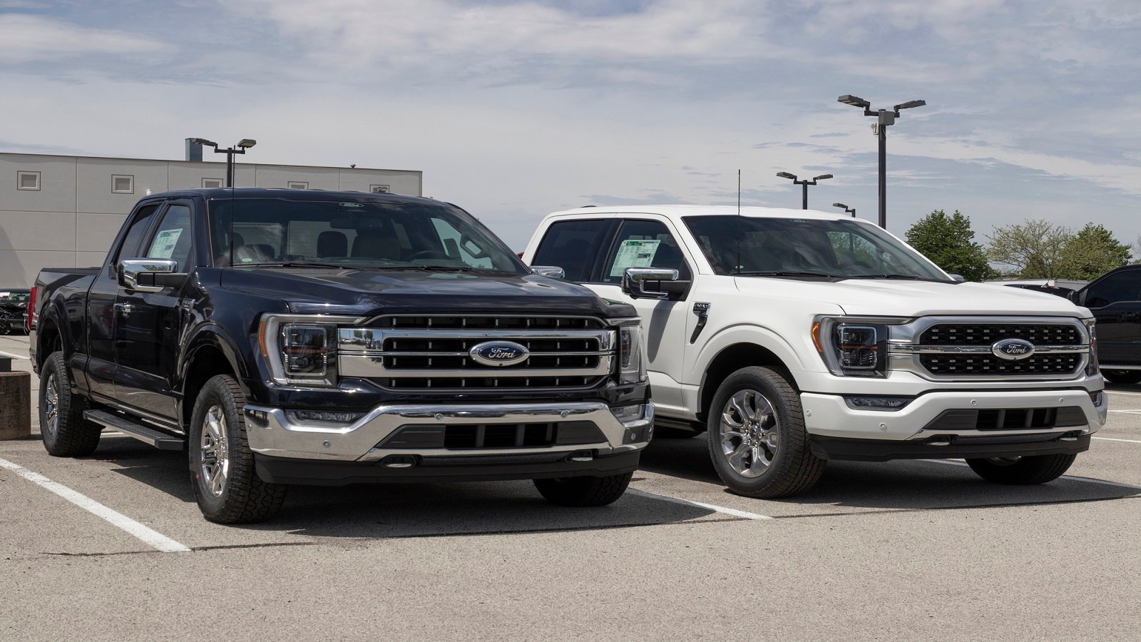 <p>As a proud owner of the 2024 Ford F-Series Super Duty, you get to experience best-in-class performance along with advanced technology and refined design. The following are the key reasons that make Ford F exceptional truck stand tall in the large pickup category:</p><ol> <li><strong>Outstanding Capability</strong>: With its high-strength steel frame, the 2024 Ford Super Duty is ready for work time, overtime, and playtime. This <a href="https://media.ford.com/content/fordmedia/fna/us/en/news/2024/01/04/ford-f-series-super-duty-prevails-as-north-america-truck-of-the-.html" rel="noopener">truck is named North America’s Truck of the Year</a> for its unbeatable combination of strength and towing capacity.</li> <li><strong>Variety of Options</strong>: The 2024 Super Duty lineup offers <strong>18 models</strong> to choose from, including gas and diesel engines with conventional or gooseneck towing capabilities. You can also customize your truck by selecting the desired exterior color, appearance packages, and interior seating options.</li> <li><strong>Technology and Safety Features</strong>: Equipped with FordPass® Connect with 5G Wi-Fi, the F-250 XLT ensures seamless connectivity for you and your passengers. The truck also has Pre-Collision Assist® with Automatic Emergency Braking (AEB) and Forward Collision Warning, enhancing safety on the road.</li> </ol><p>The Ford F-Series Super Duty is not only a reliable workhorse but also a symbol of style, comfort, versatility, and innovation in the large pickup segment.</p>