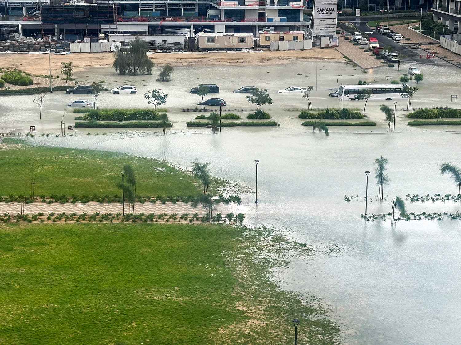 heavy rains cause rare flooding in dubai